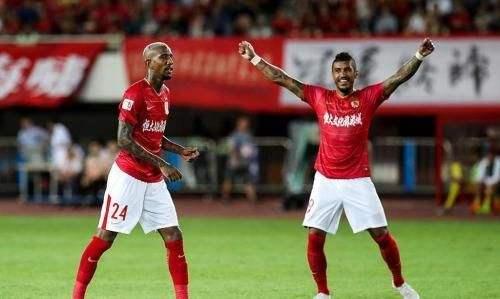 罗伊斯吃瓜群众,吃瓜群众的狂欢盛宴