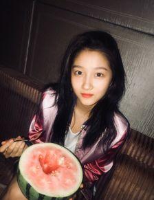 吃瓜群众关晓彤,娱乐圈的“吃瓜群众”