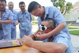 各国吃瓜群众搞笑,各国搞笑瞬间大盘点