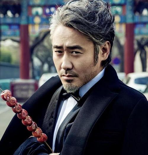 吴秀波吃瓜照片,吃瓜照片曝光，真相究竟如何？