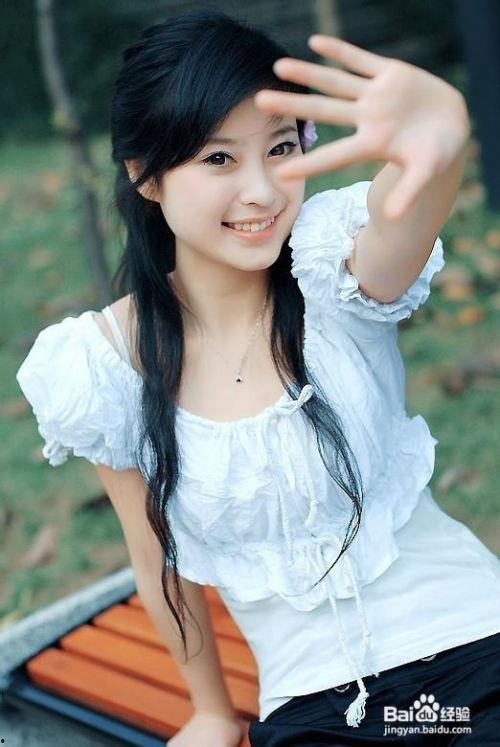 杭州校花吃瓜事件视频,校园热传视频引发热议