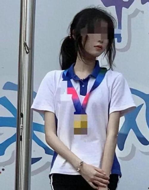 男友吃瓜和闺蜜吃瓜视频