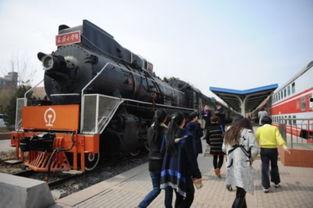 绿皮火车吃瓜,一场别样的旅行体验