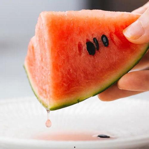 吃瓜集赞,见证网络时代的“吃瓜”狂欢