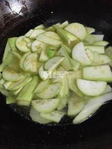 小朋友吃瓠子瓜,小馋猫的瓠子瓜探险记